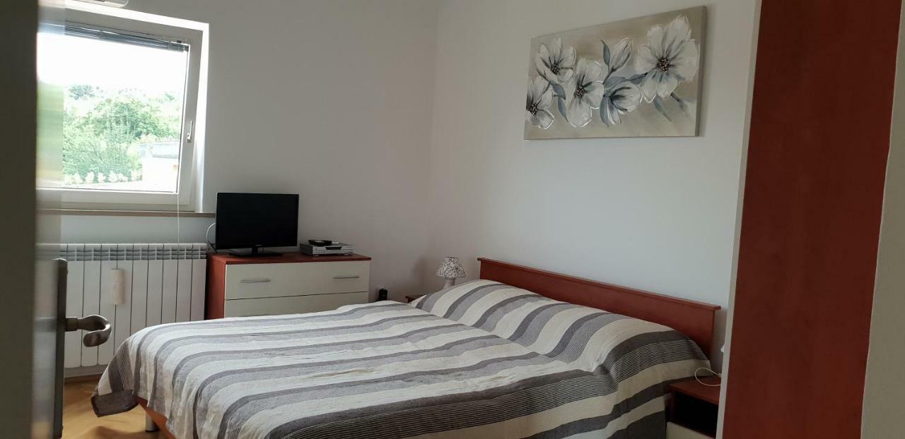 Apartman Ruza 2 Opric Esterno foto